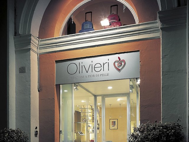 Olivieri Progetto Arredi Su Misura Insegna