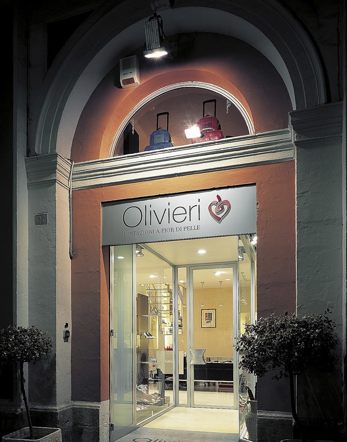 Olivieri Progetto Arredi Su Misura Insegna